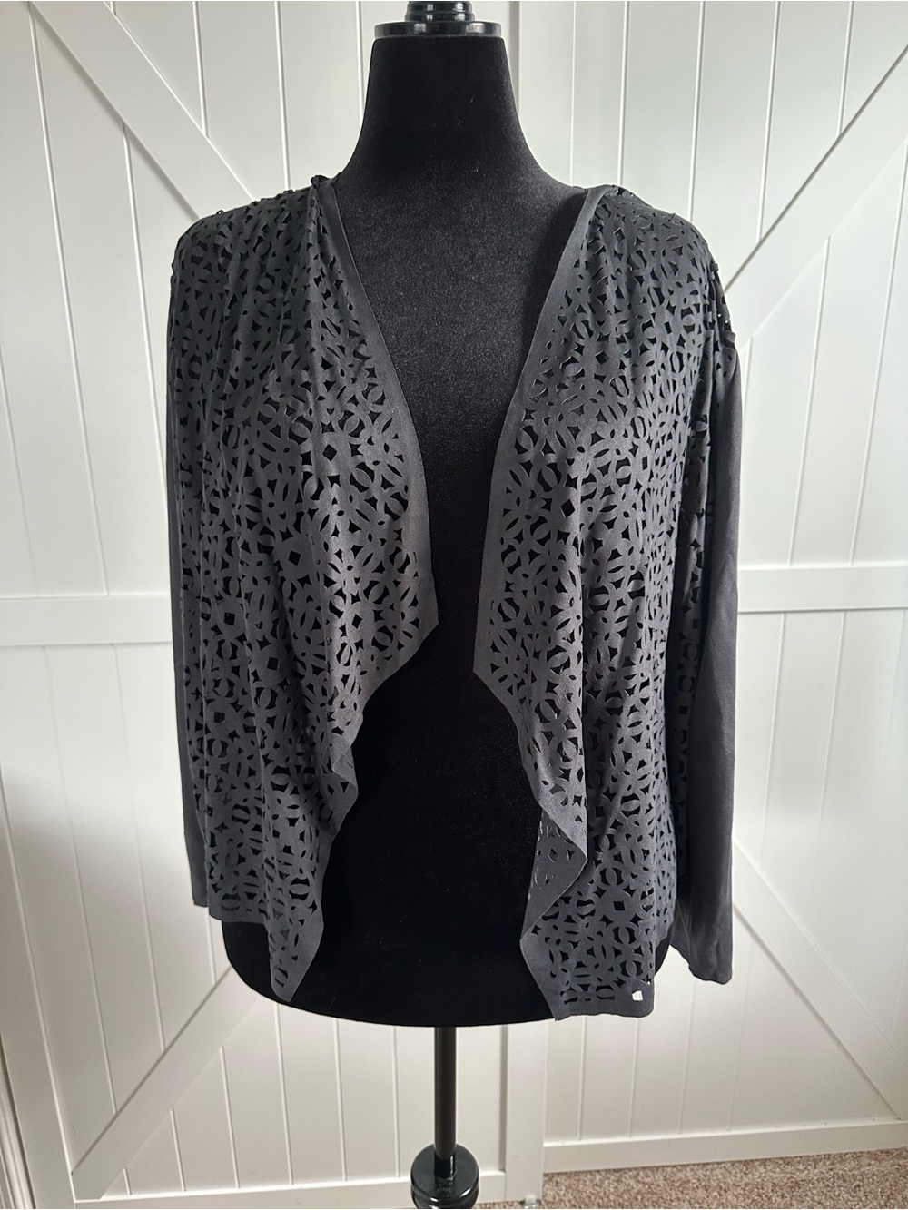 Chico’s Size 2 Black Laser Cut Open Front Draped Cardigan Jacket Large 12